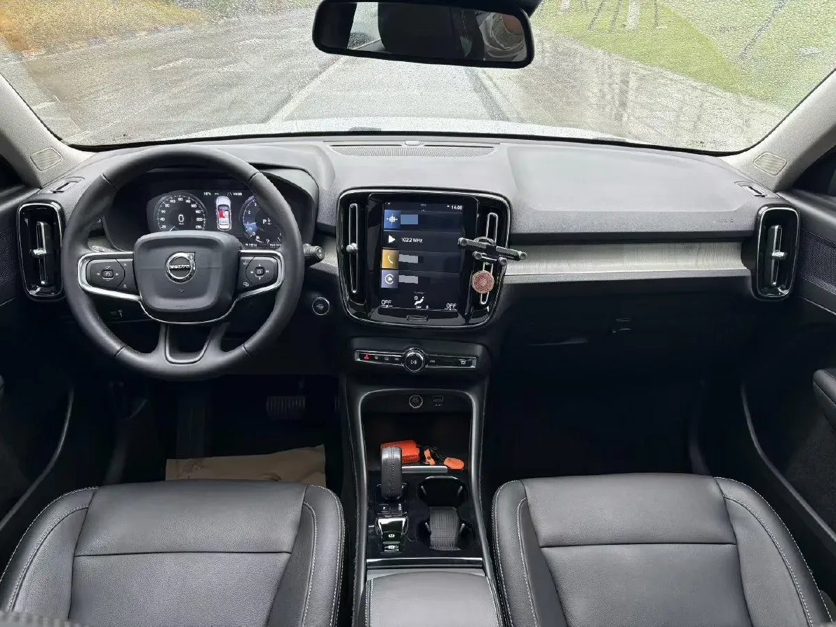 2020 Volvo XC40 1.5T 163HP L3 8AT,autocango,china used car exporter,china ev exporter,chinese used car exporter,chinese used ev exporter