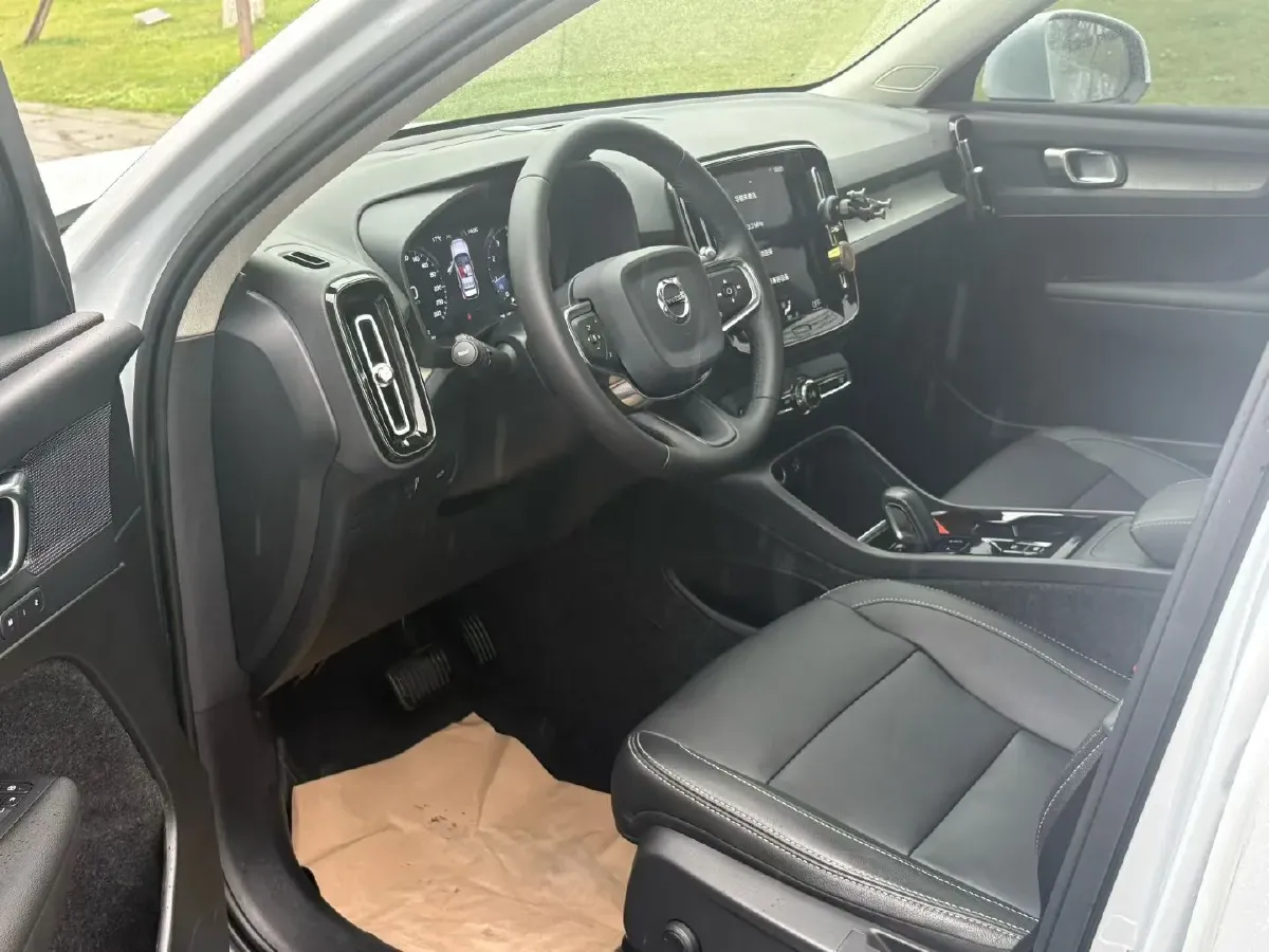 2020 Volvo XC40 1.5T 163HP L3 8AT,autocango,china used car exporter,china ev exporter,chinese used car exporter,chinese used ev exporter