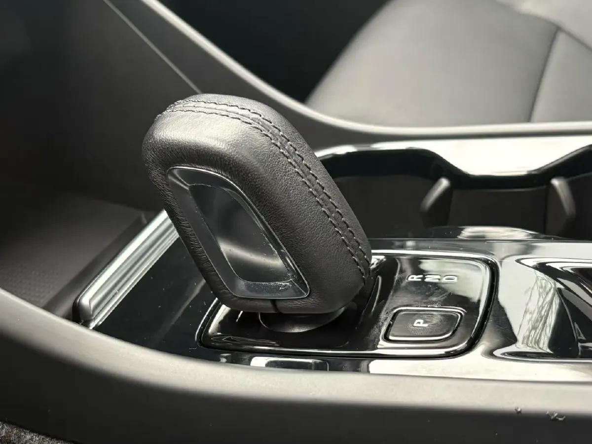 2020 Volvo XC40 1.5T 163HP L3 8AT,autocango,china used car exporter,china ev exporter,chinese used car exporter,chinese used ev exporter