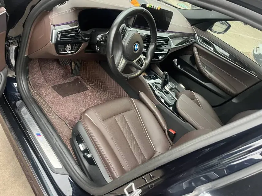 2022 BMW 5 Series 2.0T 252HP L4 8AT,autocango,china used car exporter,china ev exporter,chinese used car exporter,chinese used ev exporter