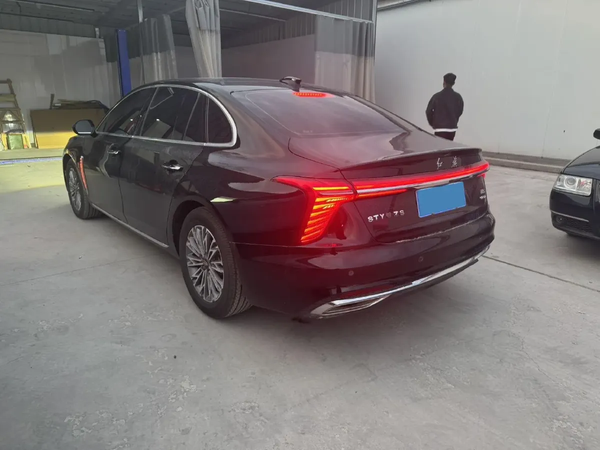 2024 HongQi H5 2.0T 224HP L4 8AT,autocango,china used car exporter,china ev exporter,chinese used car exporter,chinese used ev exporter