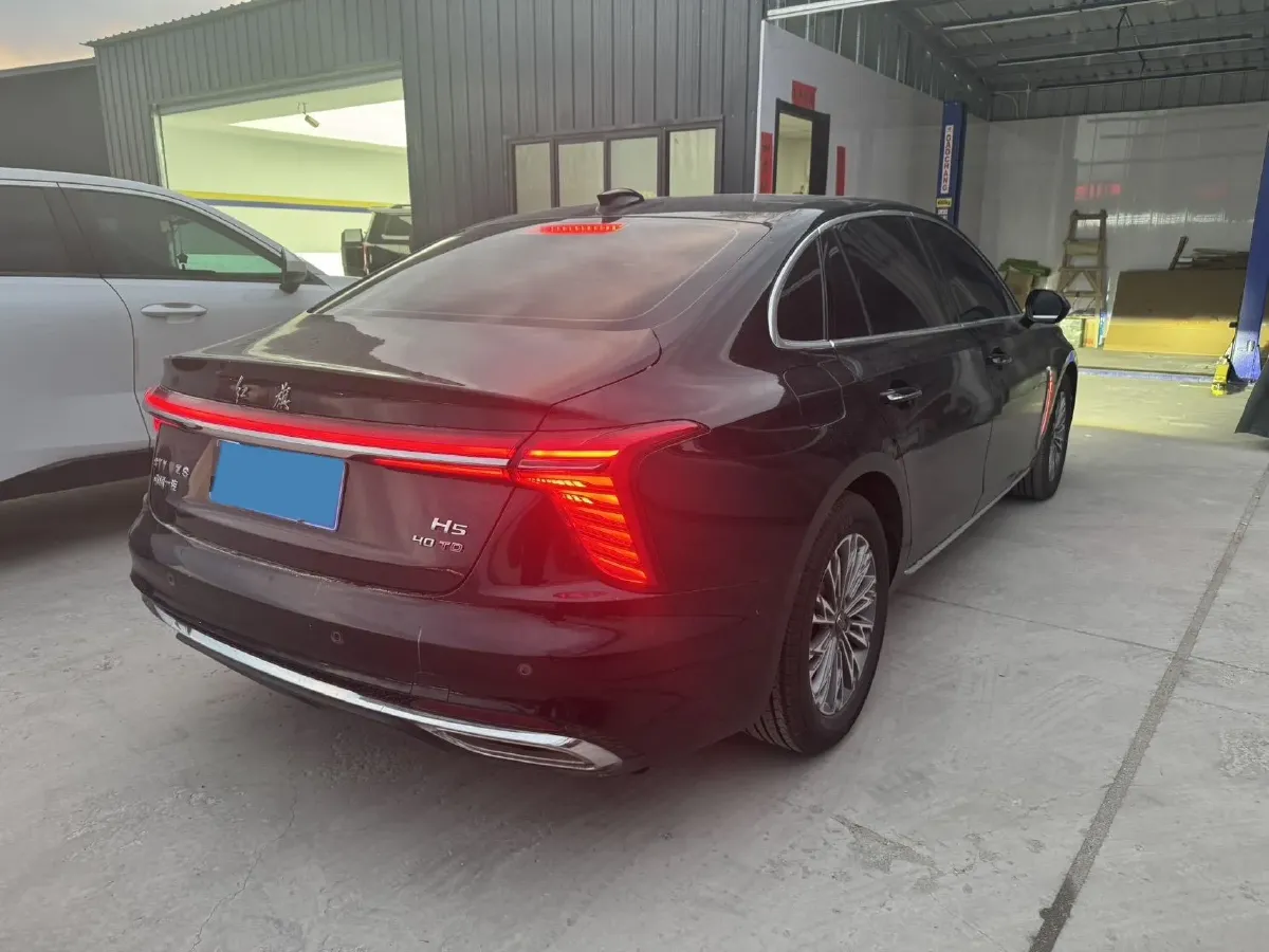 2024 HongQi H5 2.0T 224HP L4 8AT,autocango,china used car exporter,china ev exporter,chinese used car exporter,chinese used ev exporter