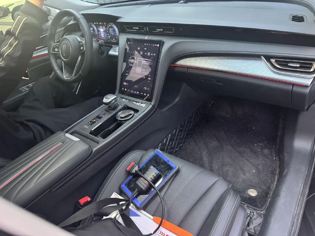 2024 HongQi H5 2.0T 224HP L4 8AT,autocango,china used car exporter,china ev exporter,chinese used car exporter,chinese used ev exporter