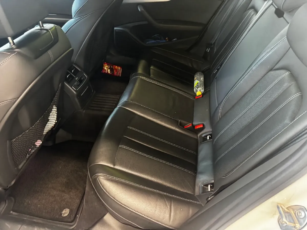 2020 Audi A4L 2.0T 190HP L4 7DCT,autocango,china used car exporter,china ev exporter,chinese used car exporter,chinese used ev exporter