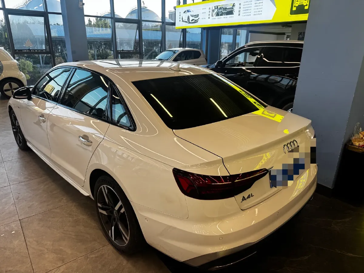 2020 Audi A4L 2.0T 190HP L4 7DCT,autocango,china used car exporter,china ev exporter,chinese used car exporter,chinese used ev exporter