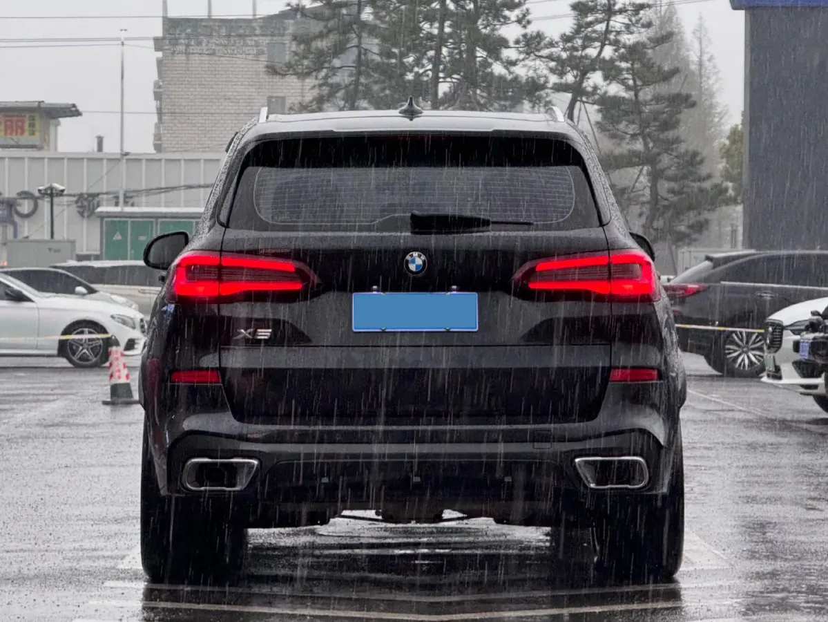 2022 BMW X5 2.0T 245HP L4 8AT,autocango,china used car exporter,china ev exporter,chinese used car exporter,chinese used ev exporter