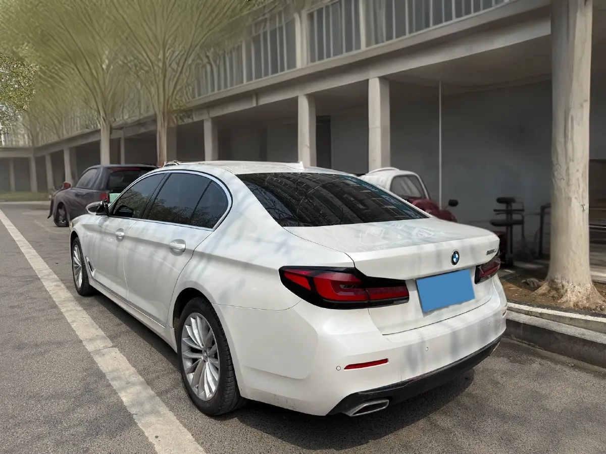 2022 BMW 5 Series 2.0T 184HP L4 8AT,autocango,china used car exporter,china ev exporter,chinese used car exporter,chinese used ev exporter