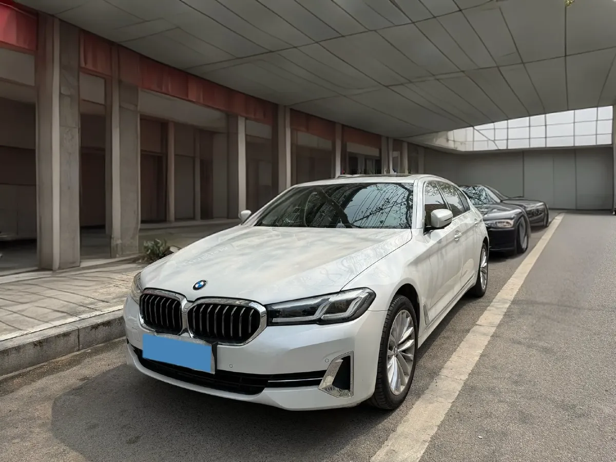 2022 BMW 5 Series 2.0T 184HP L4 8AT,autocango,china used car exporter,china ev exporter,chinese used car exporter,chinese used ev exporter