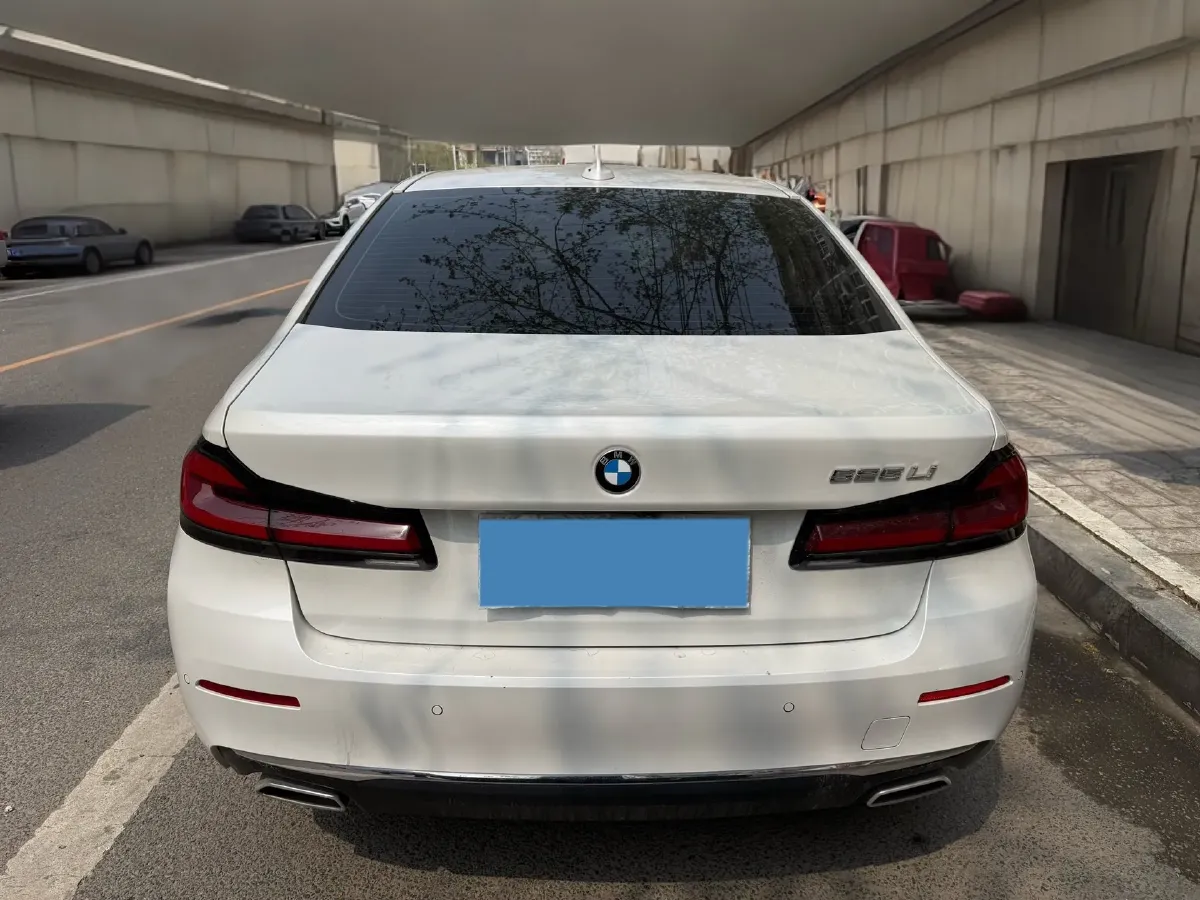 2022 BMW 5 Series 2.0T 184HP L4 8AT,autocango,china used car exporter,china ev exporter,chinese used car exporter,chinese used ev exporter