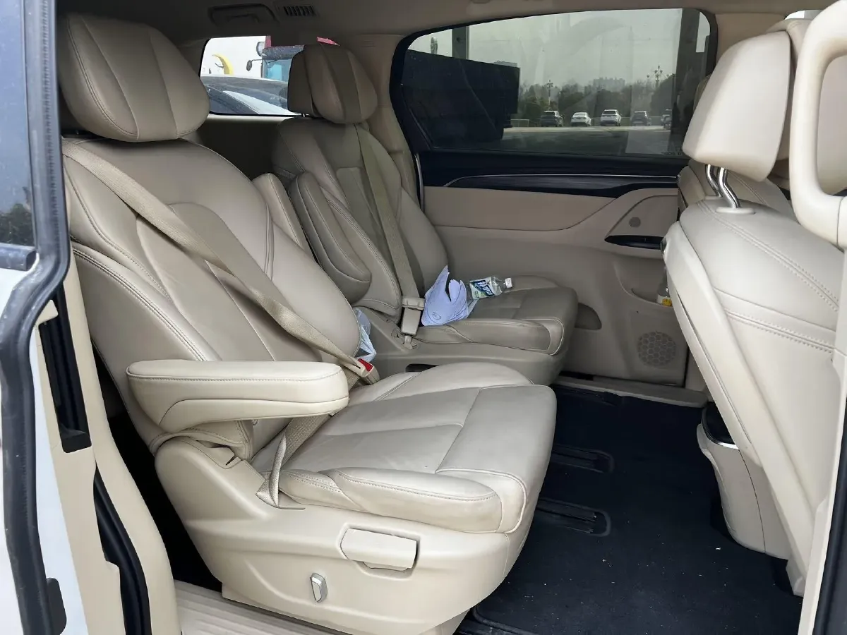2023 Buick GL8 2.0T 237HP L4 9AT,autocango,china used car exporter,china ev exporter,chinese used car exporter,chinese used ev exporter