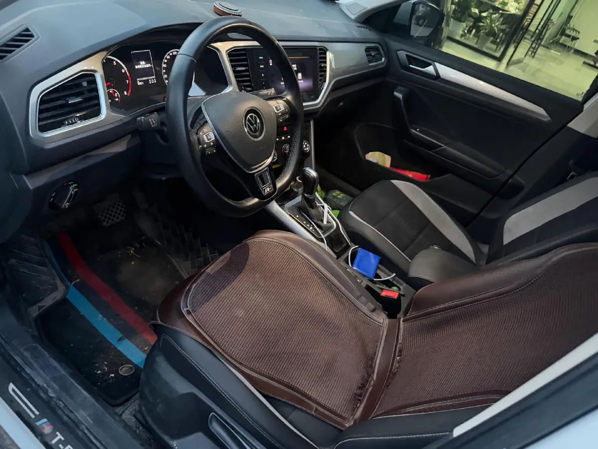 2021 Volkswagen T-Roc 1.4T 150HP L4 7DCT,autocango,china used car exporter,china ev exporter,chinese used car exporter,chinese used ev exporter