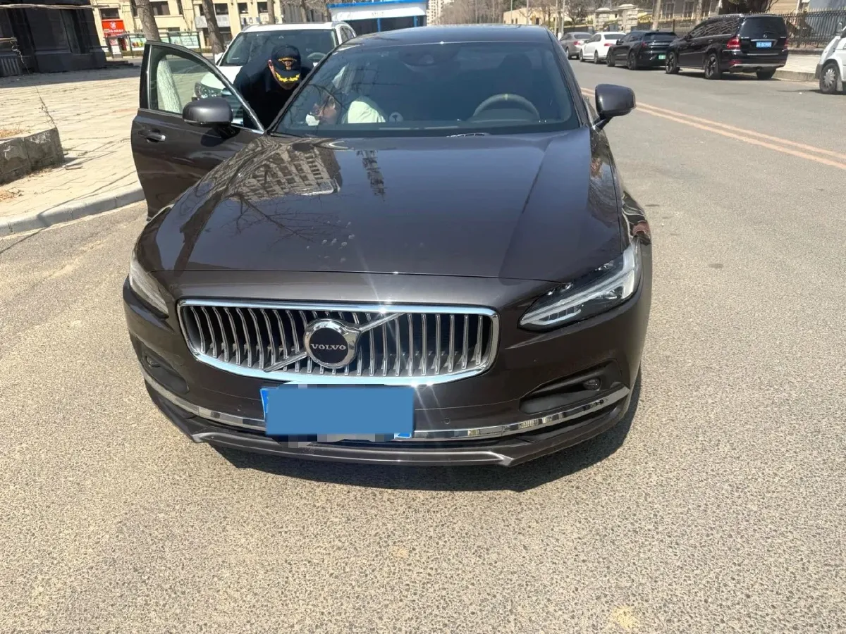 2021 Volvo S90 2.0T 250HP L4 8AT,autocango,china used car exporter,china ev exporter,chinese used car exporter,chinese used ev exporter