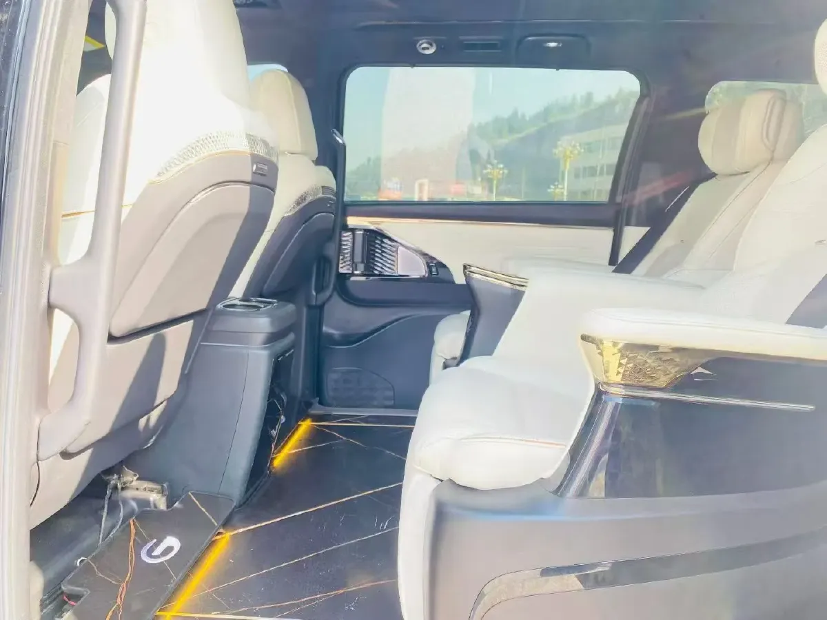 2023 GAC Trumpchi M8 2.0T 190HP L4 E-CVT Hybrid,autocango,china used car exporter,china ev exporter,chinese used car exporter,chinese used ev exporter