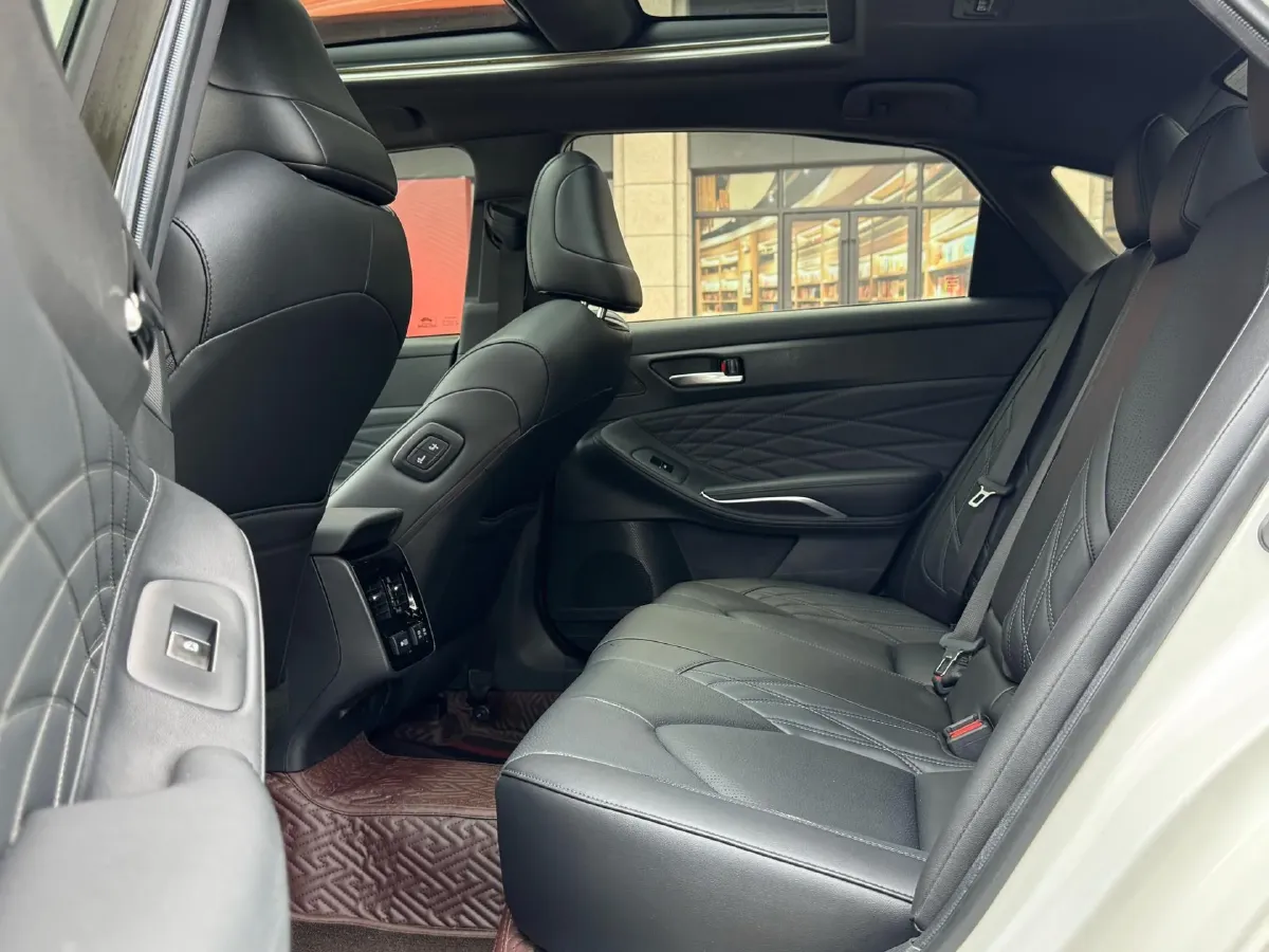 2019 Toyota Avalon 2.5L 209HP L4 8AT,autocango,china used car exporter,china ev exporter,chinese used car exporter,chinese used ev exporter