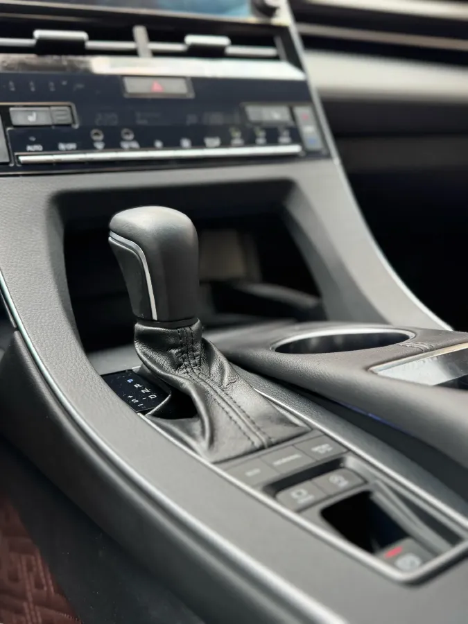 2019 Toyota Avalon 2.5L 209HP L4 8AT,autocango,china used car exporter,china ev exporter,chinese used car exporter,chinese used ev exporter