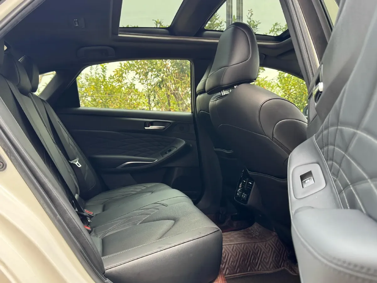 2019 Toyota Avalon 2.5L 209HP L4 8AT,autocango,china used car exporter,china ev exporter,chinese used car exporter,chinese used ev exporter