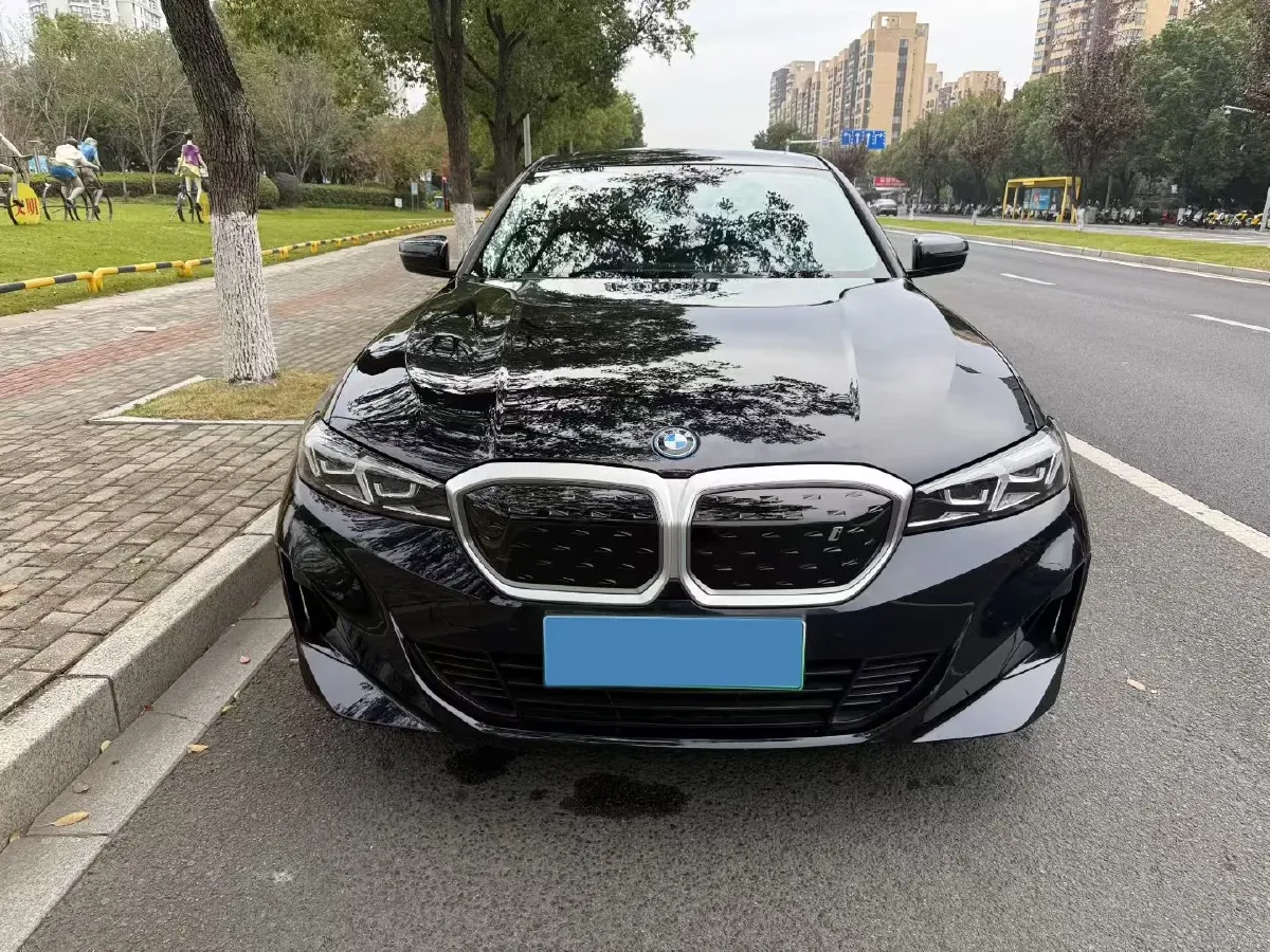 2024 BMW i3 BEV 70KWH,autocango,china used car exporter,china ev exporter,chinese used car exporter,chinese used ev exporter