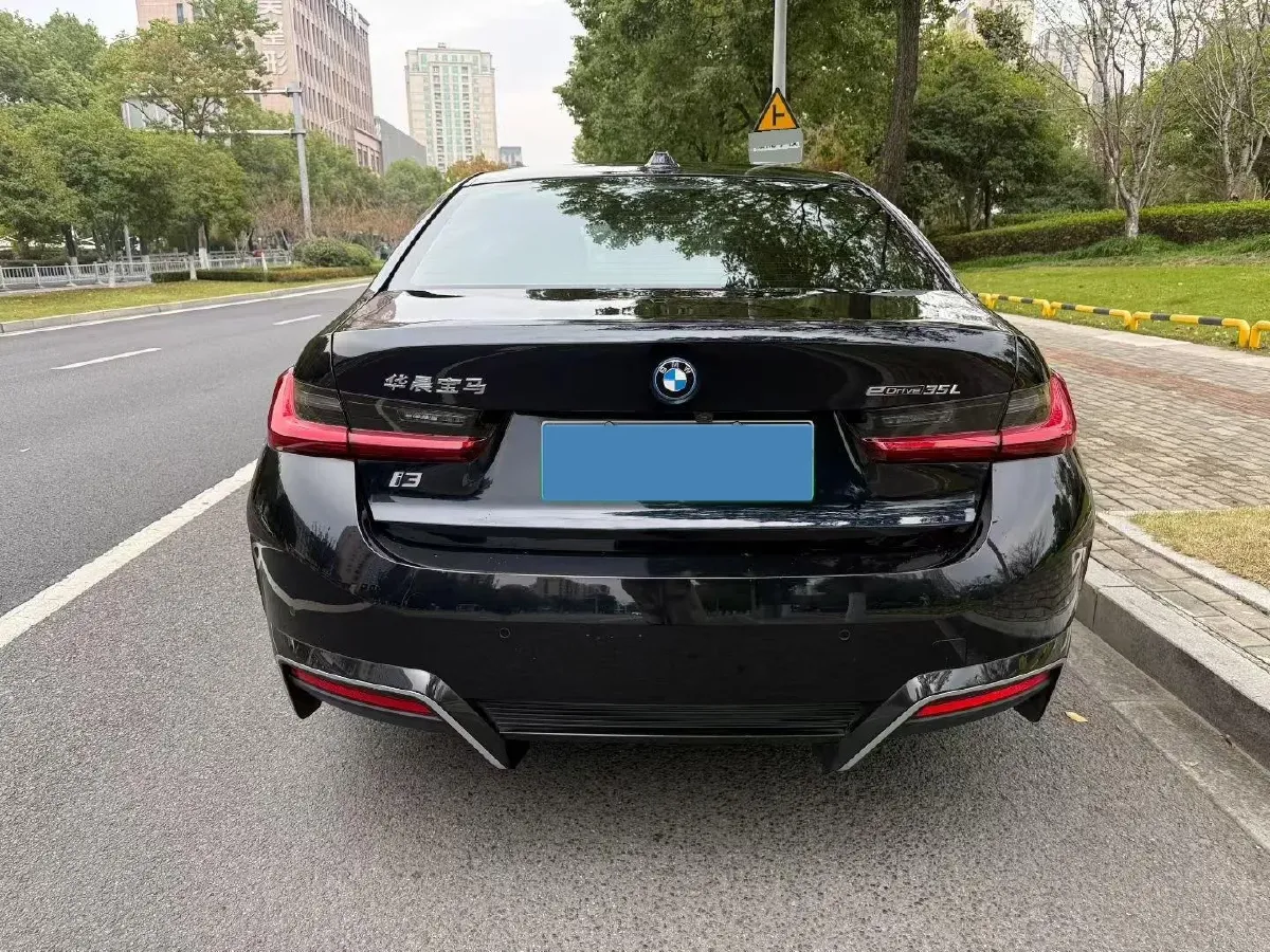 2024 BMW i3 BEV 70KWH,autocango,china used car exporter,china ev exporter,chinese used car exporter,chinese used ev exporter