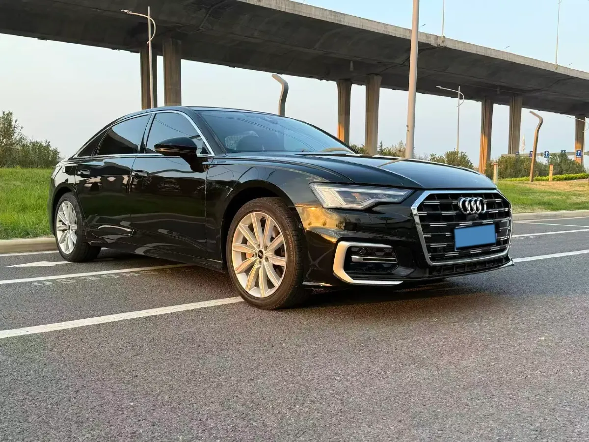 2023 Audi A6L 2.0T 245HP L4 7DCT,autocango,china used car exporter,china ev exporter,chinese used car exporter,chinese used ev exporter