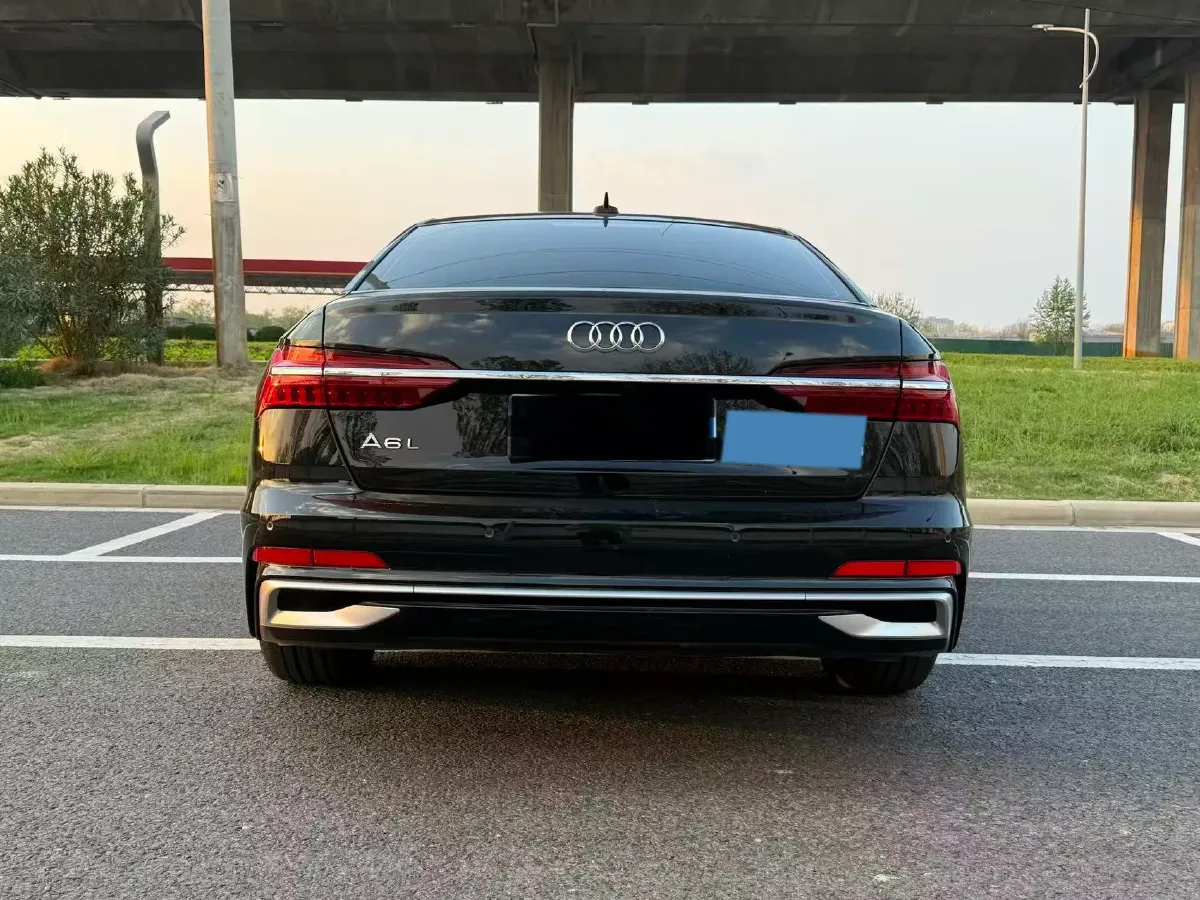 2023 Audi A6L 2.0T 245HP L4 7DCT,autocango,china used car exporter,china ev exporter,chinese used car exporter,chinese used ev exporter