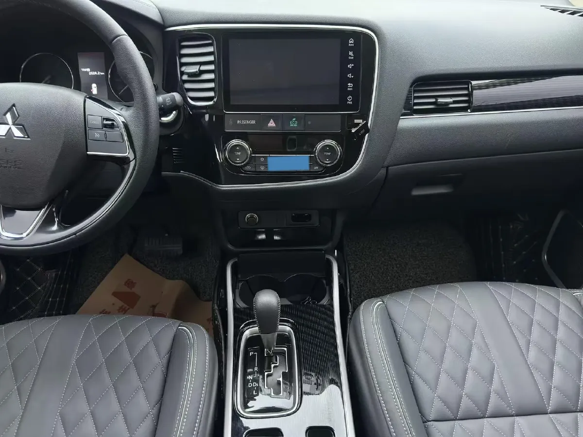 2021 Mitsubishi Outlander 2.0L 166HP L4 CVT,autocango,china used car exporter,china ev exporter,chinese used car exporter,chinese used ev exporter