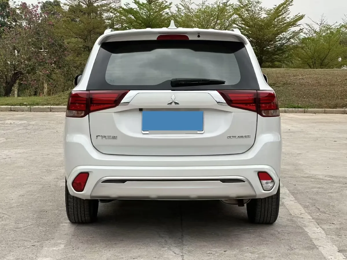 2021 Mitsubishi Outlander 2.0L 166HP L4 CVT,autocango,china used car exporter,china ev exporter,chinese used car exporter,chinese used ev exporter