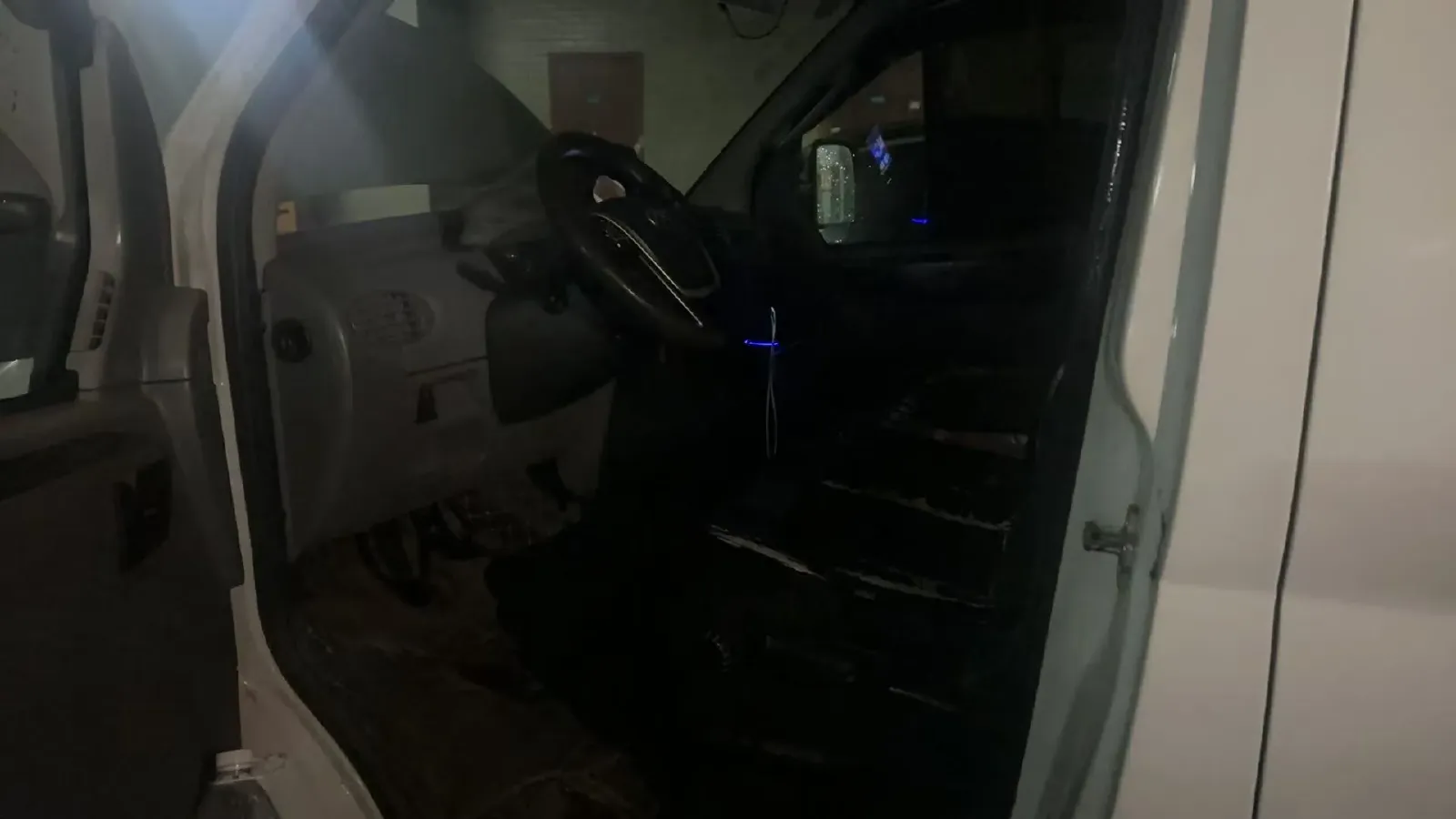 2019 MAXUS XinTu V80 2.5T 136HP L4 6MT,autocango,china used car exporter,china ev exporter,chinese used car exporter,chinese used ev exporter