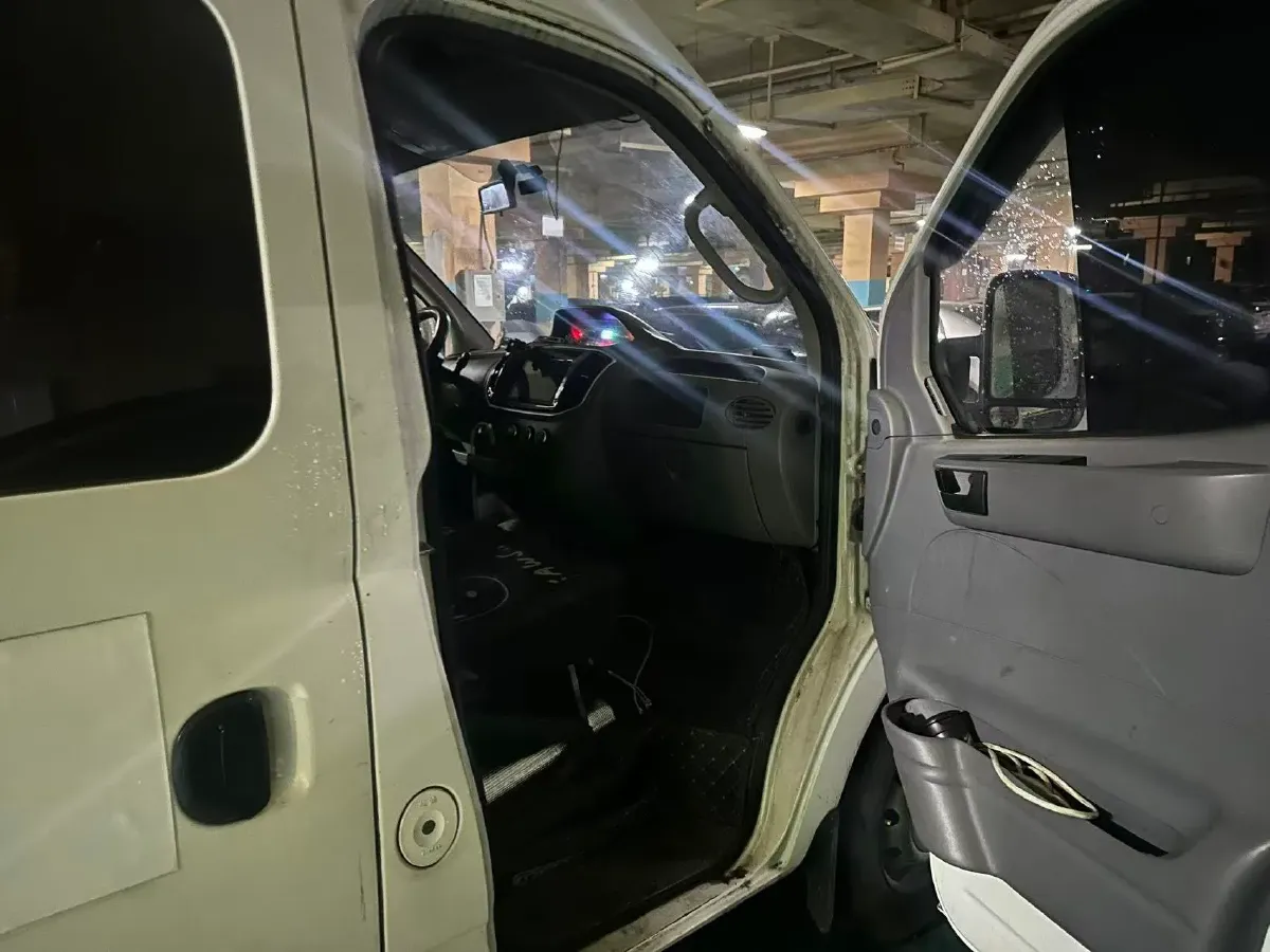 2019 MAXUS XinTu V80 2.5T 136HP L4 6MT,autocango,china used car exporter,china ev exporter,chinese used car exporter,chinese used ev exporter