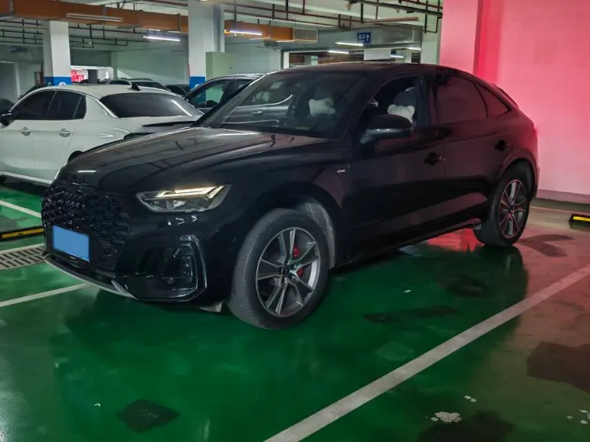 2022 Audi Q5L Sportback 2.0T 190HP L4 7DCT,autocango,china used car exporter,china ev exporter,chinese used car exporter,chinese used ev exporter