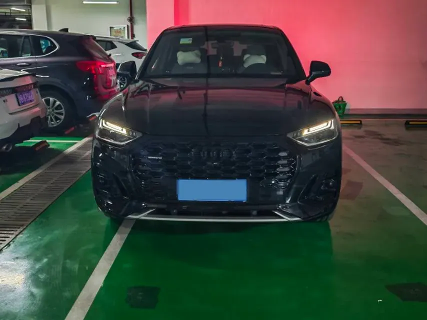 2022 Audi Q5L Sportback 2.0T 190HP L4 7DCT,autocango,china used car exporter,china ev exporter,chinese used car exporter,chinese used ev exporter
