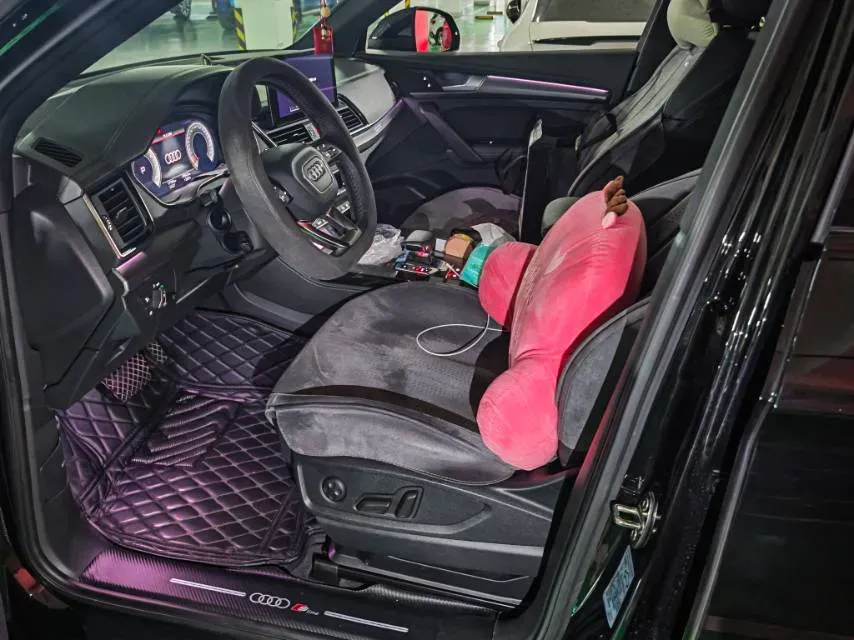 2022 Audi Q5L Sportback 2.0T 190HP L4 7DCT,autocango,china used car exporter,china ev exporter,chinese used car exporter,chinese used ev exporter