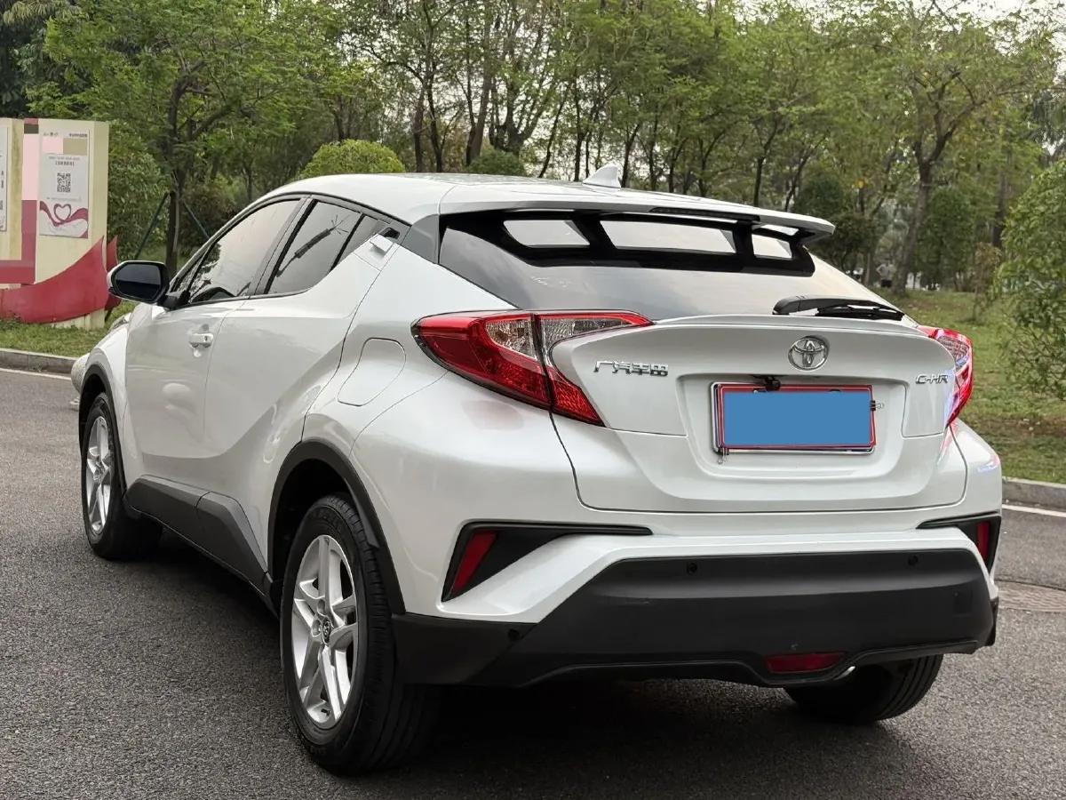 2022 Toyota C-HR 2.0L 171HP L4 CVT,autocango,china used car exporter,china ev exporter,chinese used car exporter,chinese used ev exporter