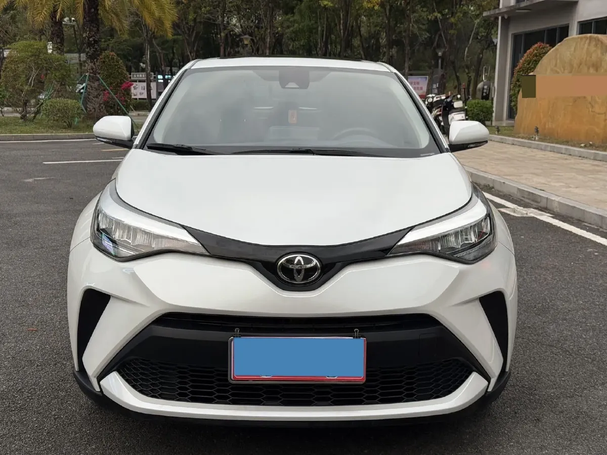 2022 Toyota C-HR 2.0L 171HP L4 CVT,autocango,china used car exporter,china ev exporter,chinese used car exporter,chinese used ev exporter