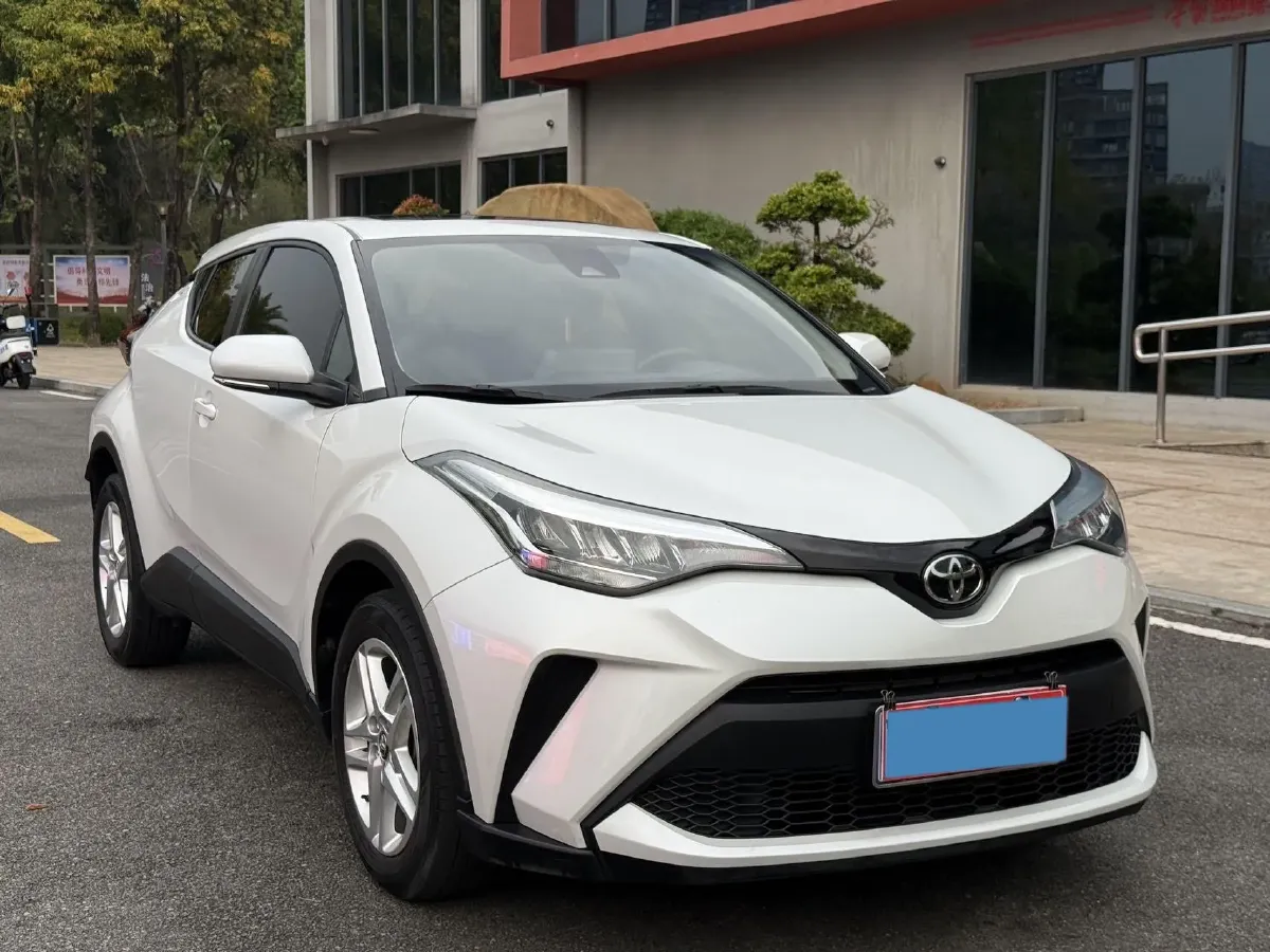 2022 Toyota C-HR 2.0L 171HP L4 CVT,autocango,china used car exporter,china ev exporter,chinese used car exporter,chinese used ev exporter