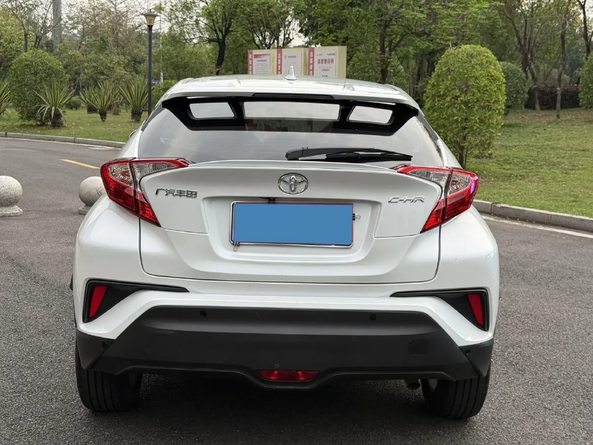 2022 Toyota C-HR 2.0L 171HP L4 CVT,autocango,china used car exporter,china ev exporter,chinese used car exporter,chinese used ev exporter