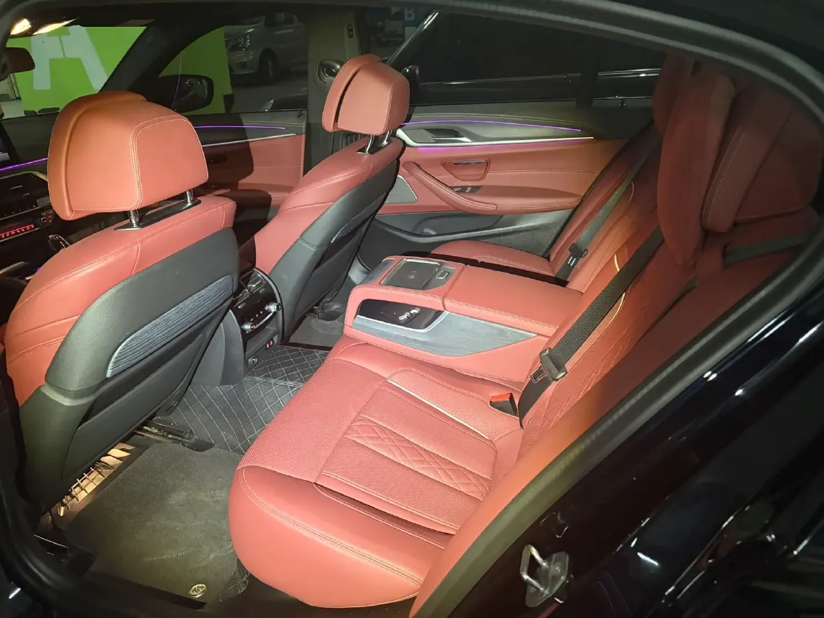 2023 BMW 5 Series 2.0T 245HP L4 8AT,autocango,china used car exporter,china ev exporter,chinese used car exporter,chinese used ev exporter