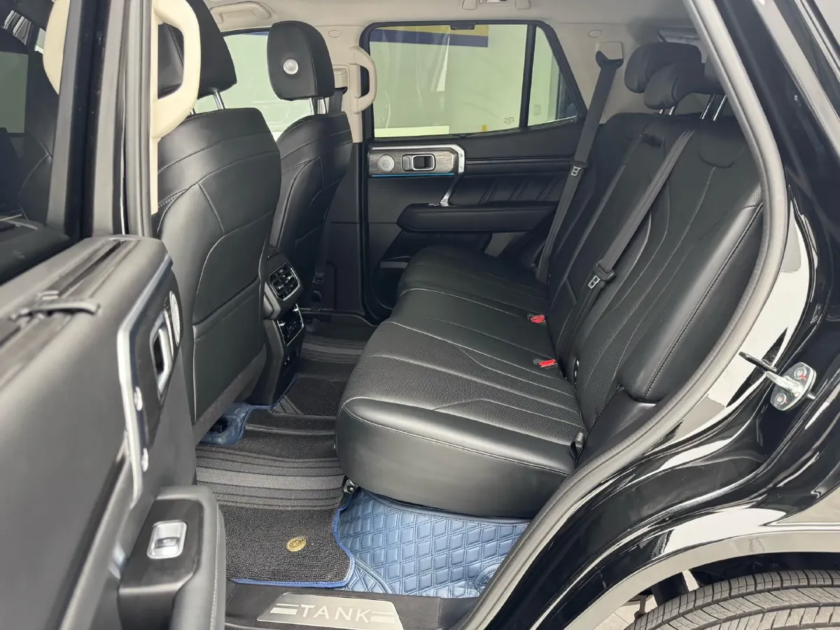 2024 Tank 400 2.0T 252HP L4 9AT PHEV 36.7/37.1KWH,autocango,china used car exporter,china ev exporter,chinese used car exporter,chinese used ev exporter