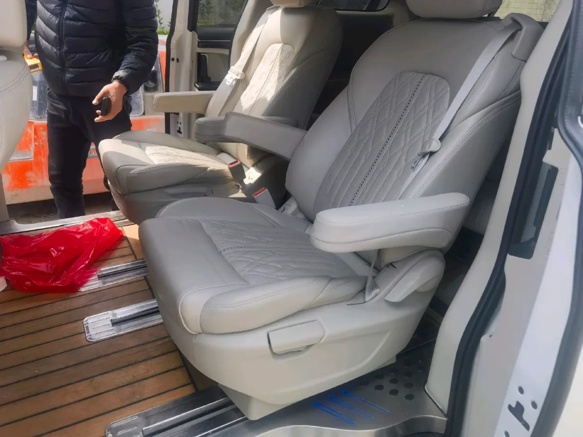 2022 Buick GL8 2.0T 237HP L4 9AT,autocango,china used car exporter,china ev exporter,chinese used car exporter,chinese used ev exporter