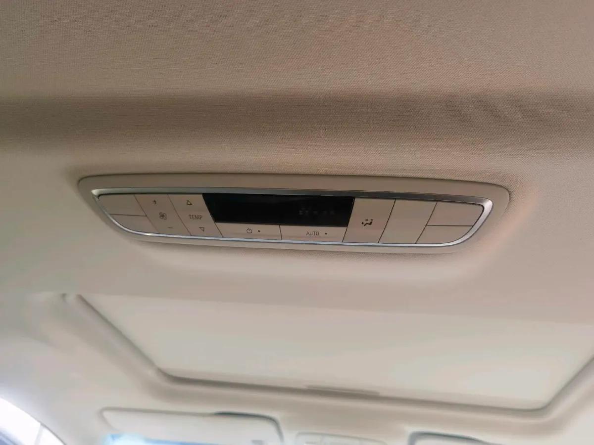 2022 Buick GL8 2.0T 237HP L4 9AT,autocango,china used car exporter,china ev exporter,chinese used car exporter,chinese used ev exporter