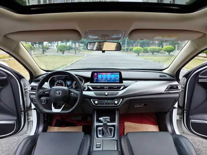 2021 ChangAn Raeton CC 1.5T 180HP L4 7DCT,autocango,china used car exporter,china ev exporter,chinese used car exporter,chinese used ev exporter