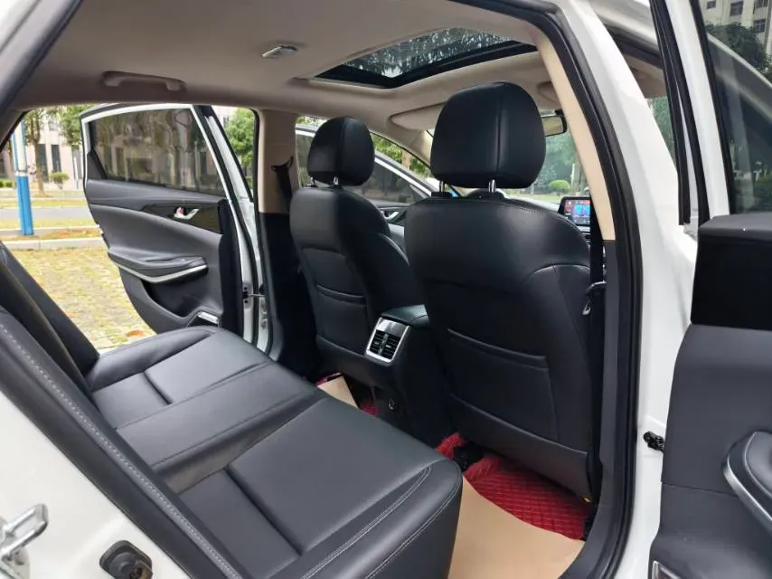 2021 ChangAn Raeton CC 1.5T 180HP L4 7DCT,autocango,china used car exporter,china ev exporter,chinese used car exporter,chinese used ev exporter