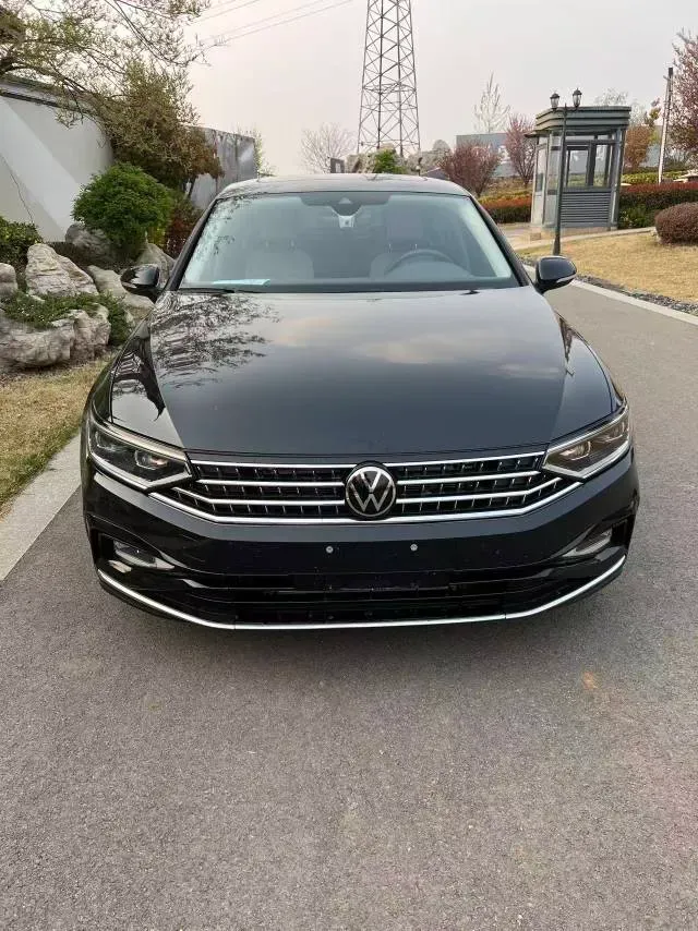 2023 Volkswagen Magotan 2.0T 186HP L4 7DCT,autocango,china used car exporter,china ev exporter,chinese used car exporter,chinese used ev exporter