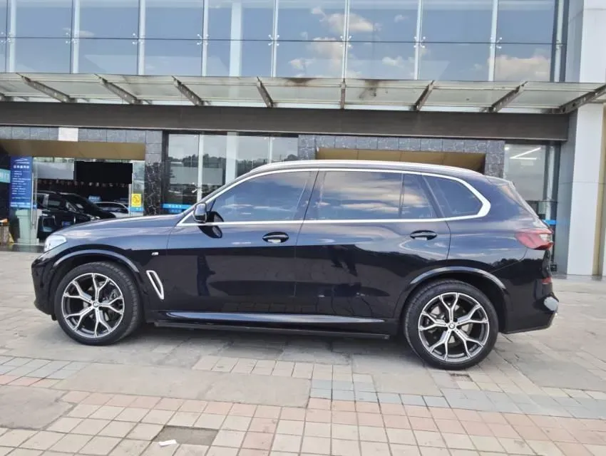 2022 BMW X5 3.0T 333HP L6 8AT,autocango,china used car exporter,china ev exporter,chinese used car exporter,chinese used ev exporter