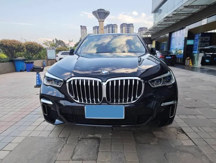 2022 BMW X5 3.0T 333HP L6 8AT,autocango,china used car exporter,china ev exporter,chinese used car exporter,chinese used ev exporter