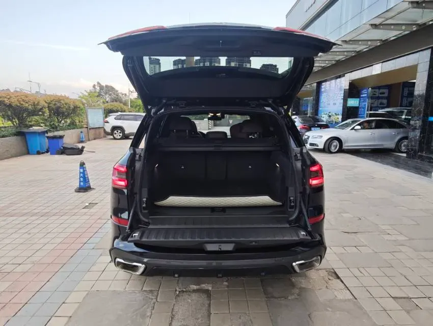 2022 BMW X5 3.0T 333HP L6 8AT,autocango,china used car exporter,china ev exporter,chinese used car exporter,chinese used ev exporter