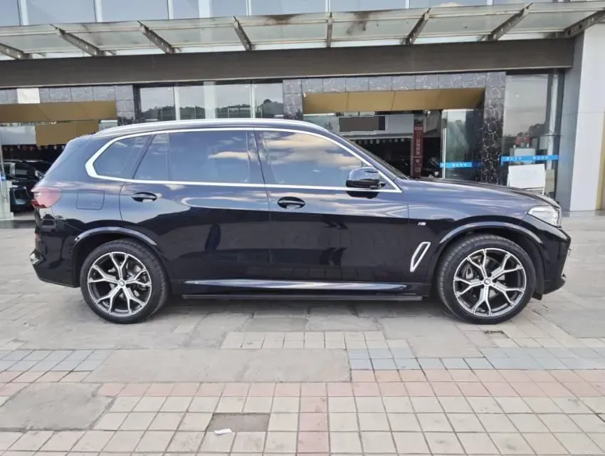 2022 BMW X5 3.0T 333HP L6 8AT,autocango,china used car exporter,china ev exporter,chinese used car exporter,chinese used ev exporter