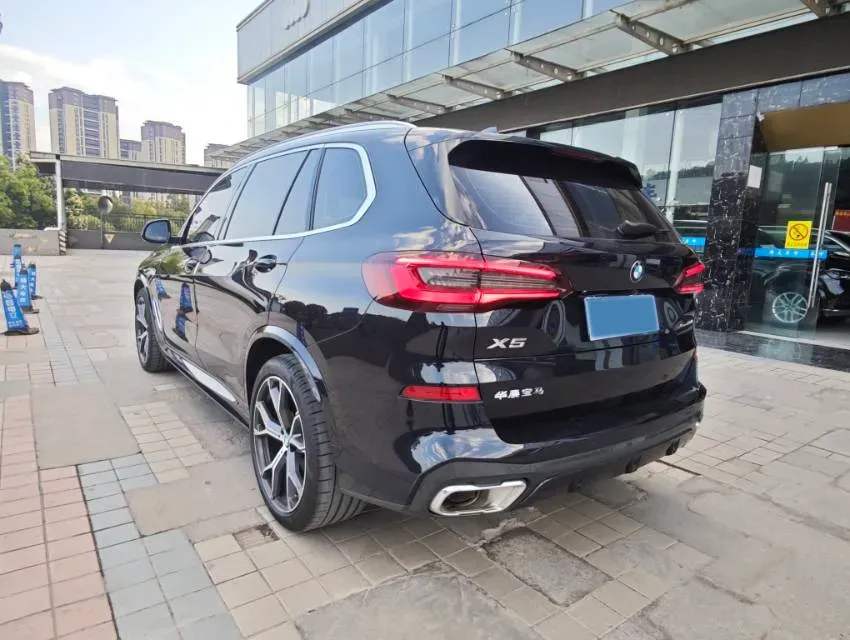 2022 BMW X5 3.0T 333HP L6 8AT,autocango,china used car exporter,china ev exporter,chinese used car exporter,chinese used ev exporter