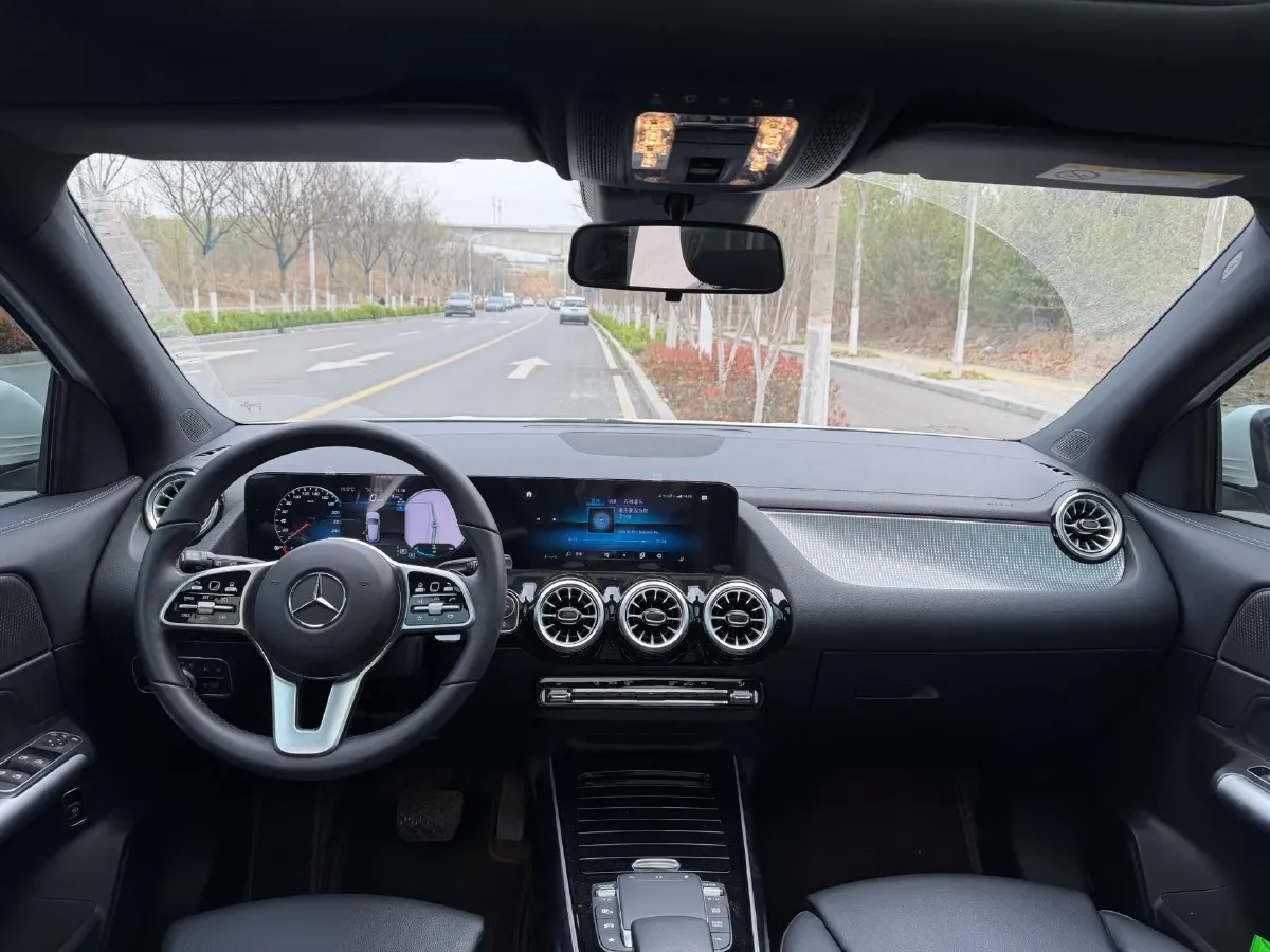 2023 Mercedes-Benz GLA Class 2.0T 190HP L4 8DCT,autocango,china used car exporter,china ev exporter,chinese used car exporter,chinese used ev exporter