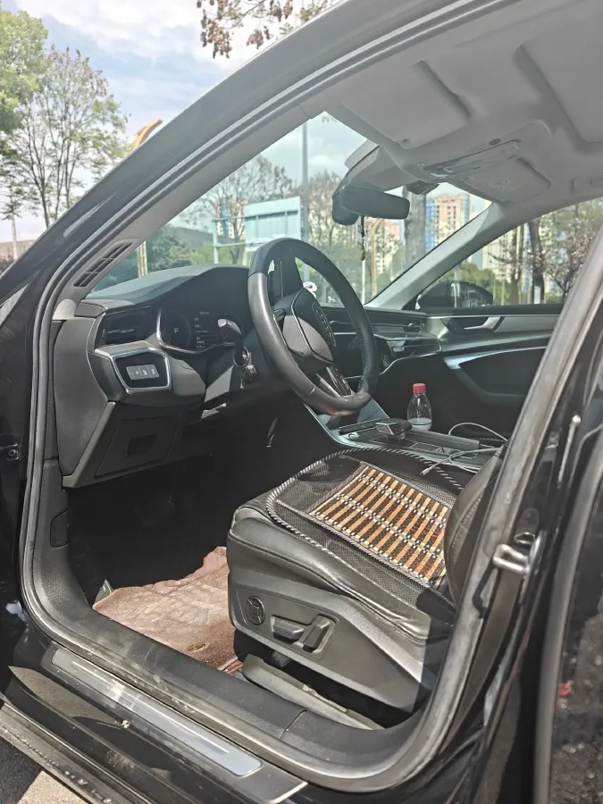 2019 Audi A6L 2.0T 190HP L4 7DCT,autocango,china used car exporter,china ev exporter,chinese used car exporter,chinese used ev exporter