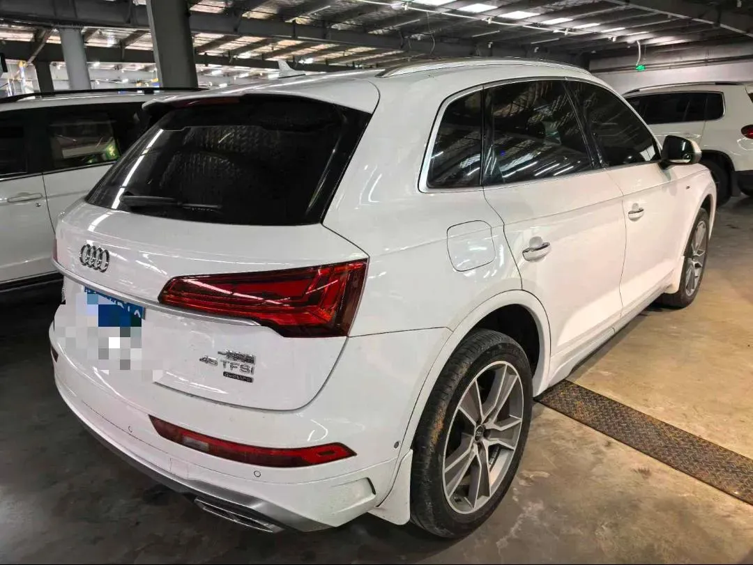 2022 Audi Q5L 2.0T 252HP L4 7DCT,autocango,china used car exporter,china ev exporter,chinese used car exporter,chinese used ev exporter